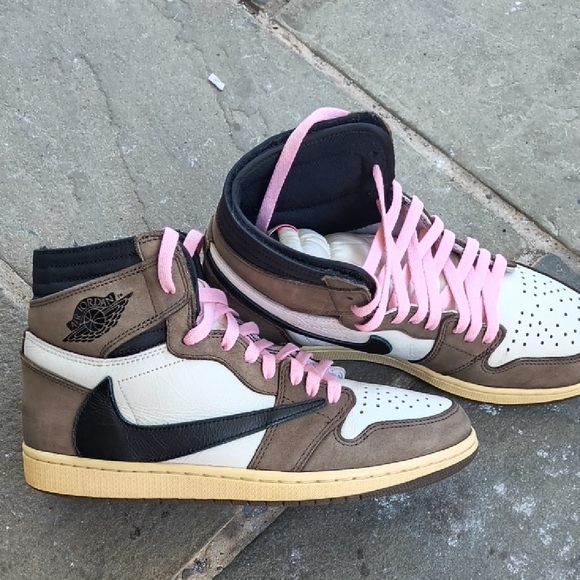 Nike Air Jordan 1 High Brown and Black Sneakers